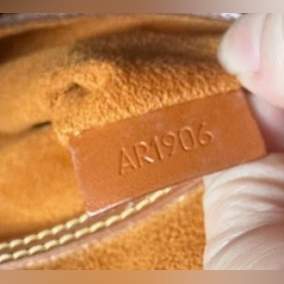 Louis Vuitton EUC Epi Alma PM - Picture 12 of 17